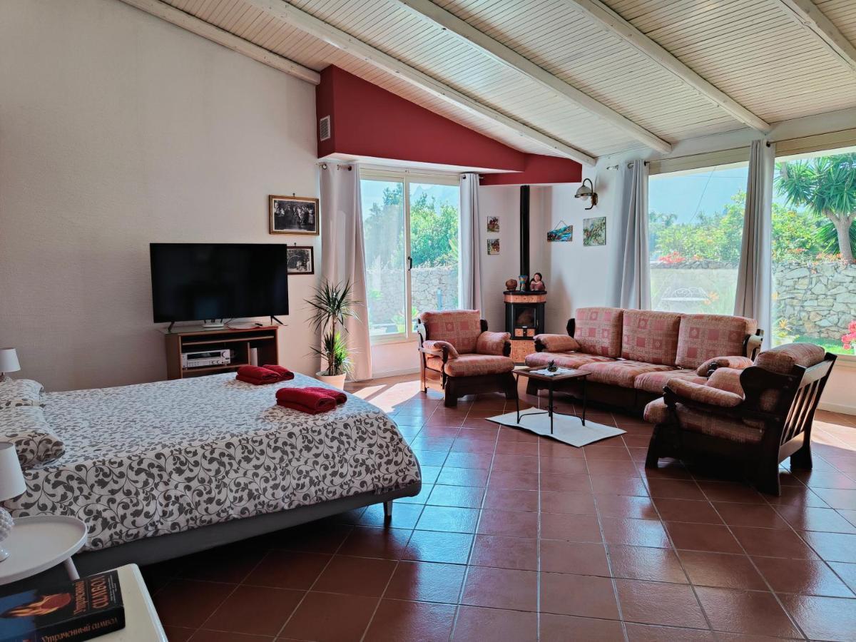 Villa Manzella Piscina Privata 奇尼斯 外观 照片