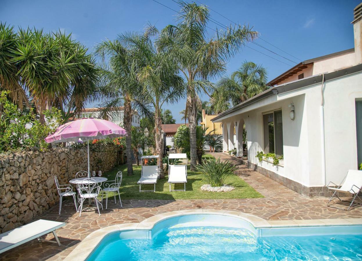 Villa Manzella Piscina Privata 奇尼斯 外观 照片