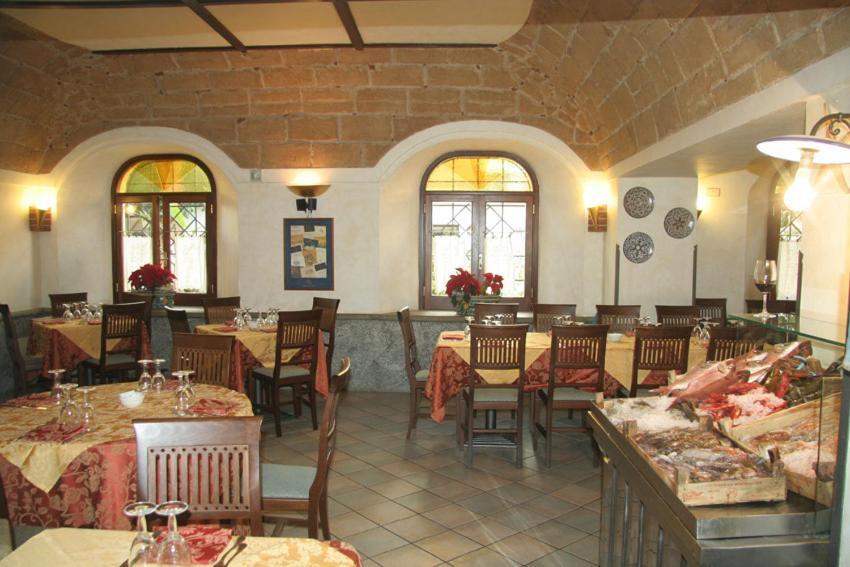 Villa Manzella Piscina Privata 奇尼斯 外观 照片